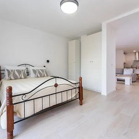 Malagasuite Urban Apartament *